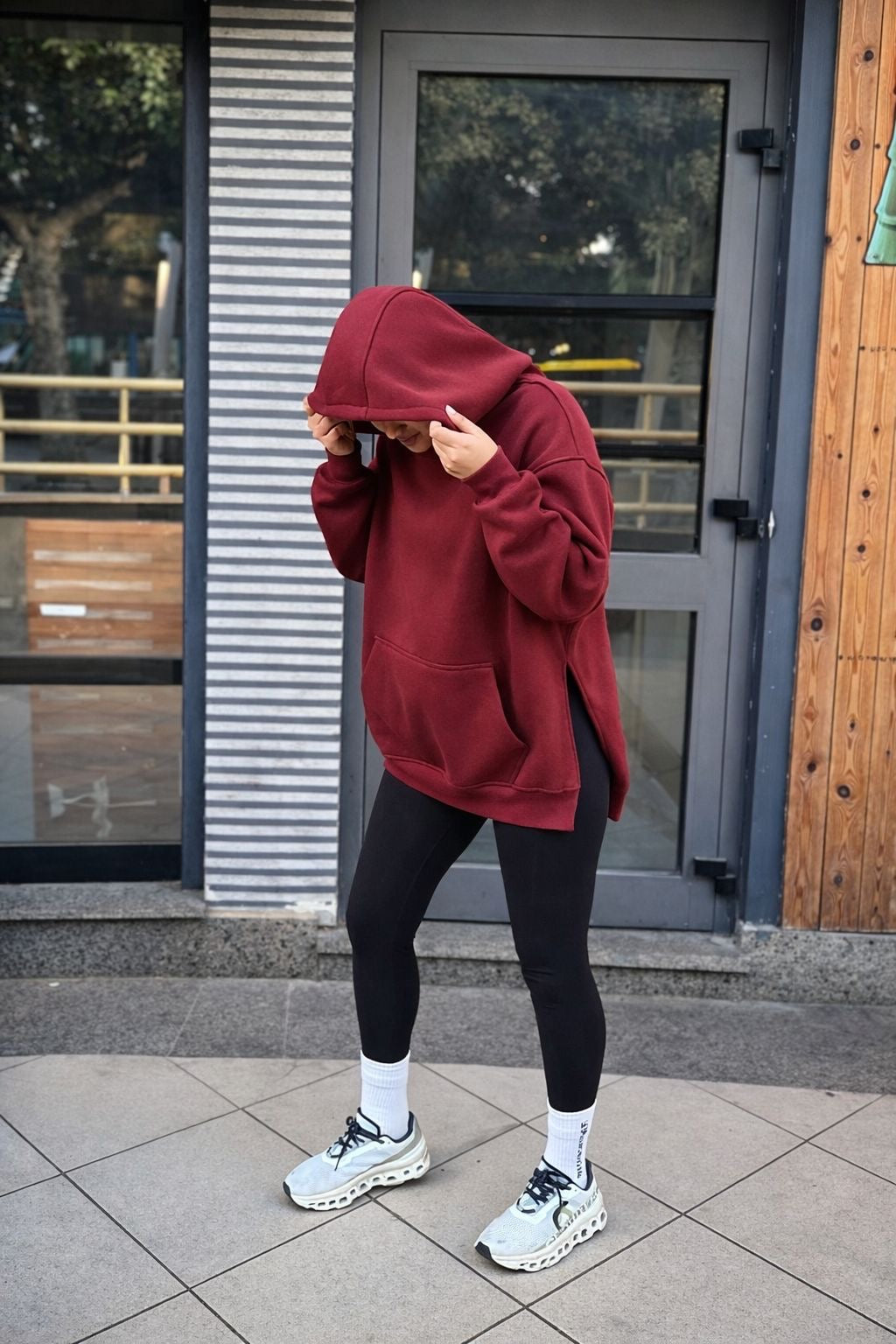 Basic hoodie with slit